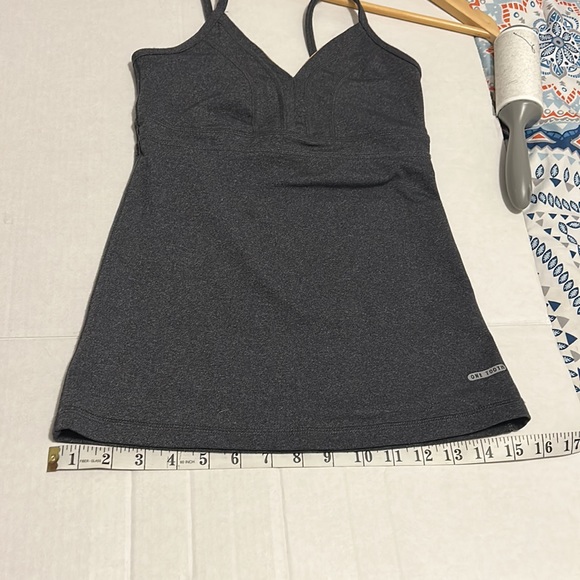 One Tooth Tank - Picture 9 of 10